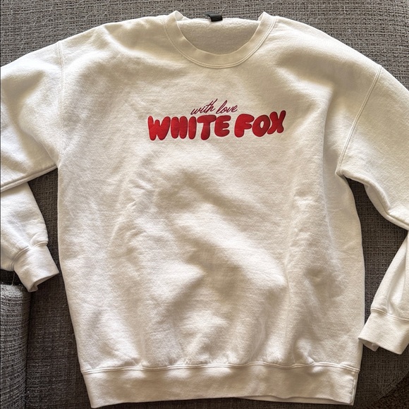 White Fox Boutique White and Red Crew Neck Sweater - Picture 1 of 2